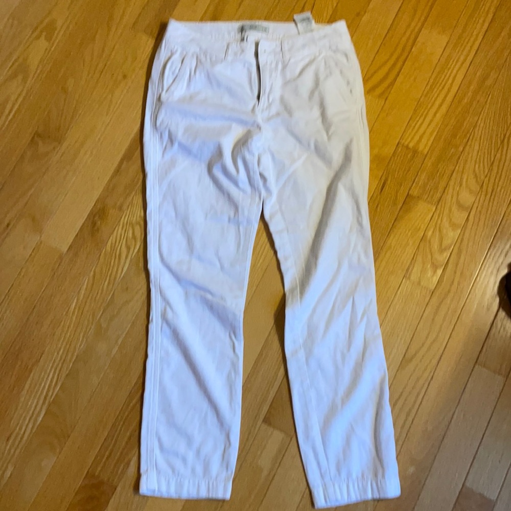 Abercrombie white straight leg pants size 00